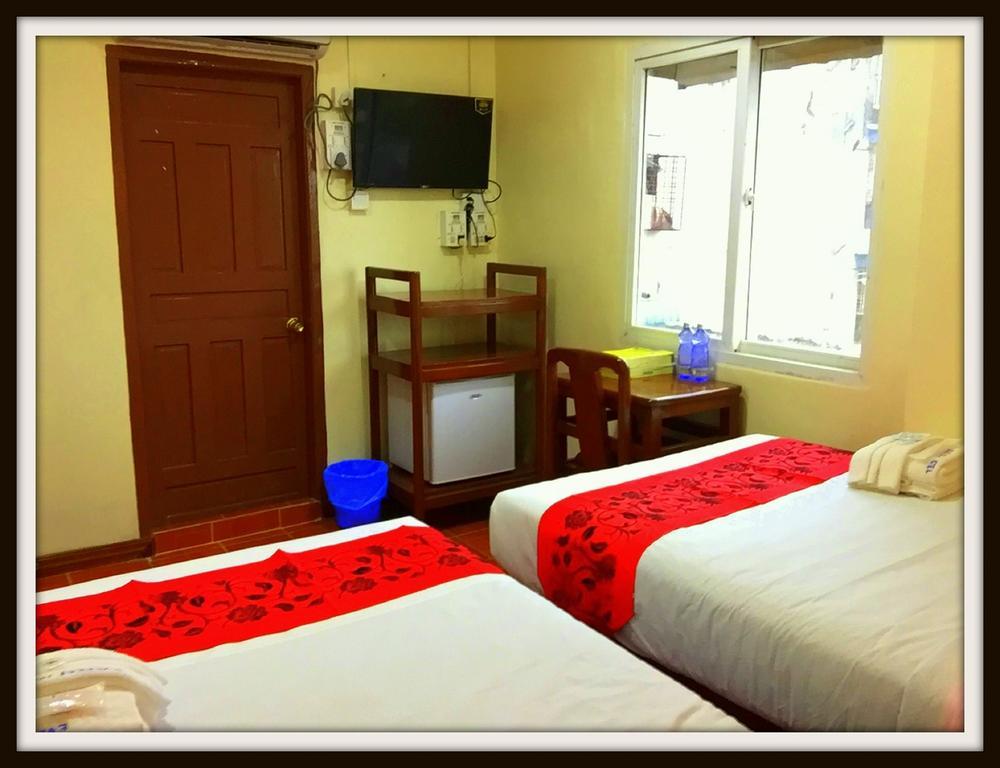Everest Hotel Rangum Exterior foto